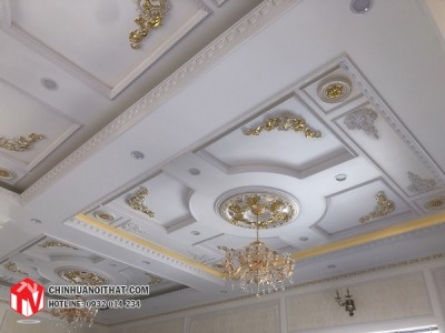Mẩu trần vuông cổ điển 01
